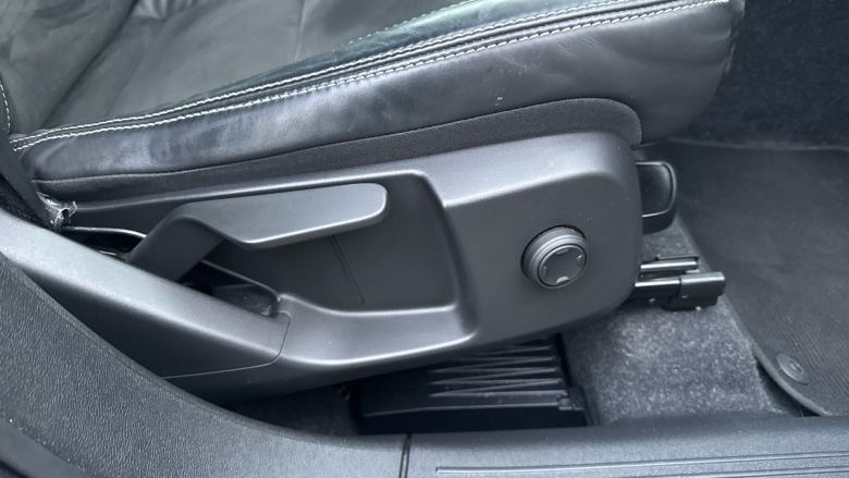 Volvo Xc40 2.0 B4P R DESIGN 5dr Auto Petrol Estate